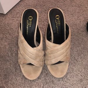 Olivia Fargiano block heels